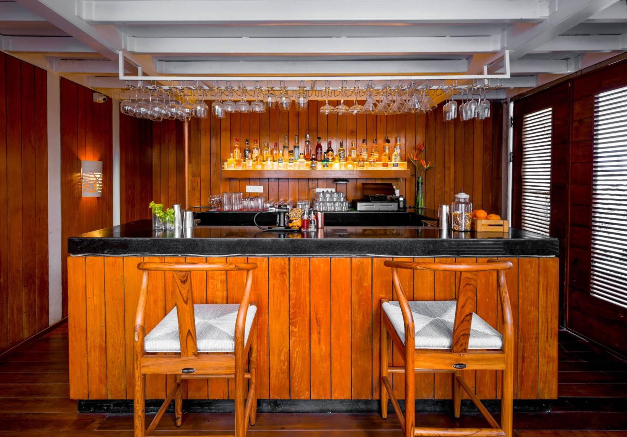 The Park Bangalore, Mg Road Exterior foto The bar at the Taj Bengal