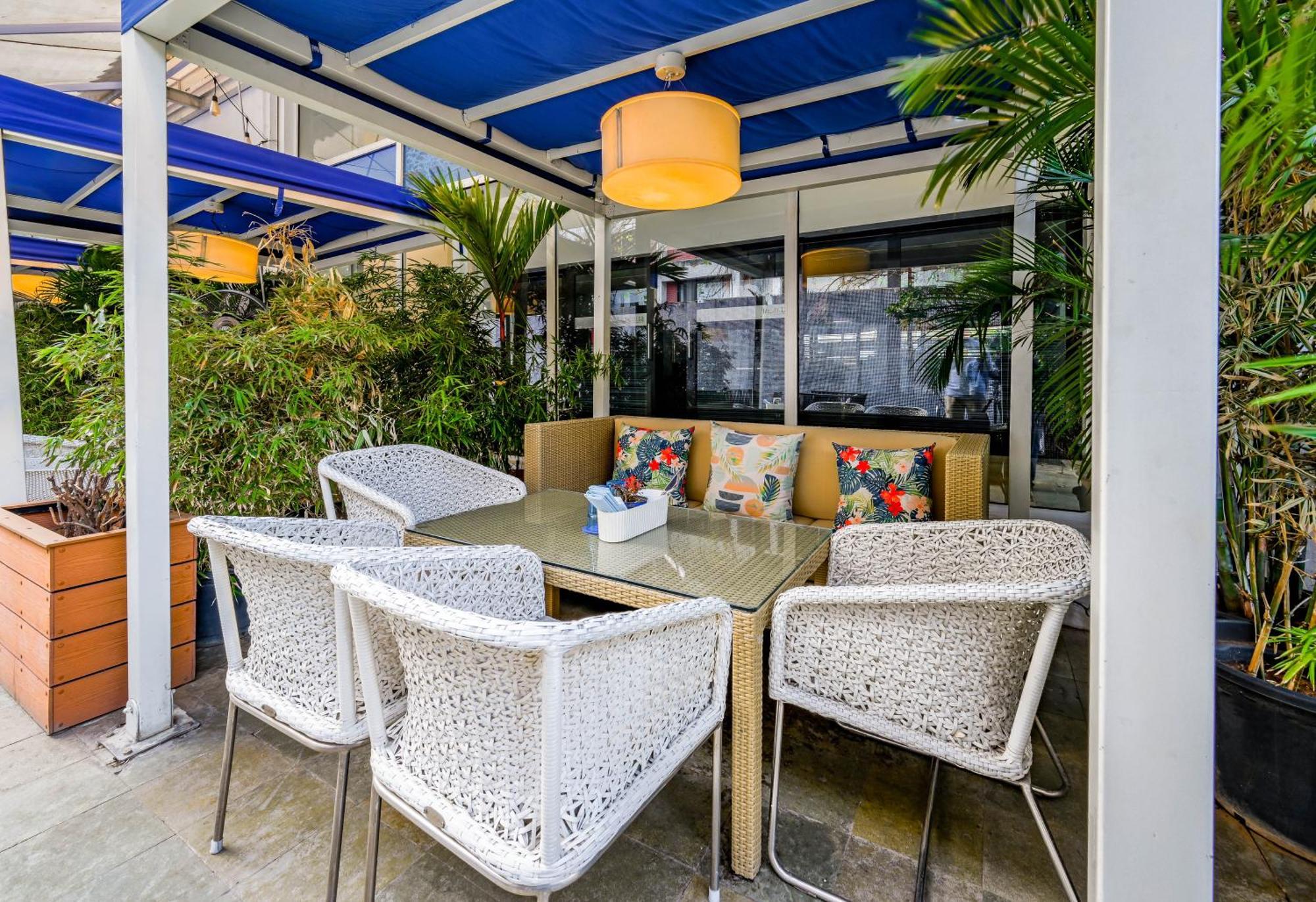 The Park Bangalore, Mg Road Exterior foto The Terrace at The Standard East Village