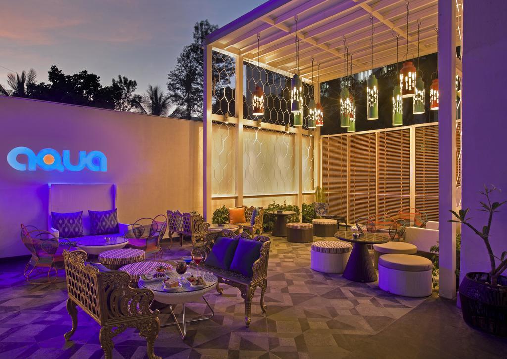 The Park Bangalore, Mg Road Exterior foto The lounge at the Crowne Plaza Hotel, Karachi