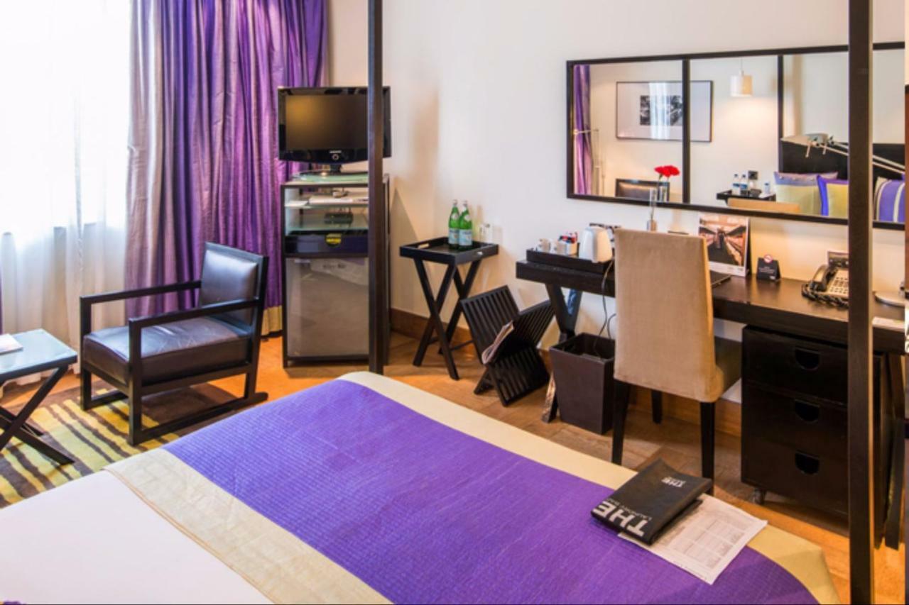 The Park Bangalore, Mg Road Exterior foto A room at the hotel